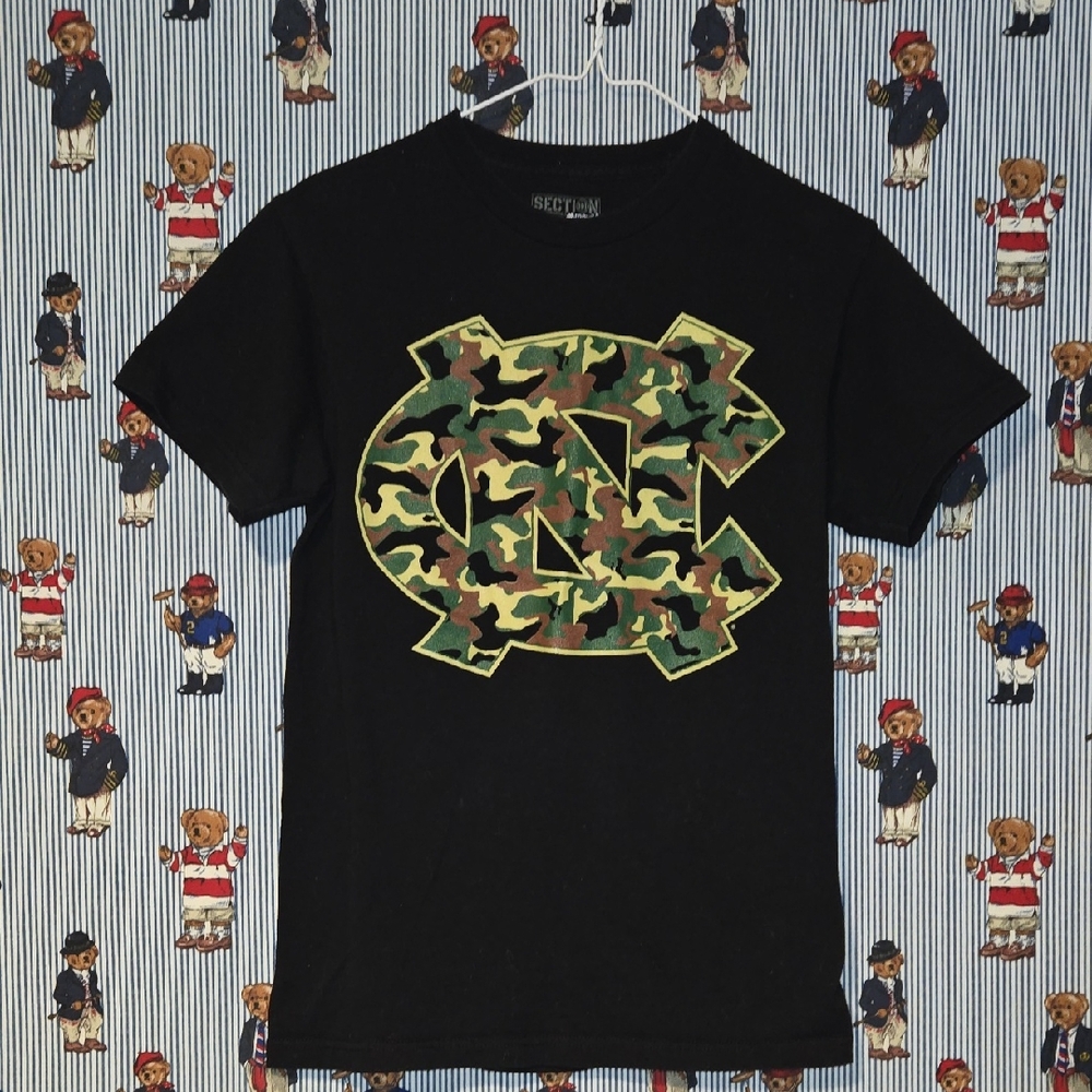 Mens Section 101 Majestic North Carolina Tarheels Camouflage Logo T Shirt Small